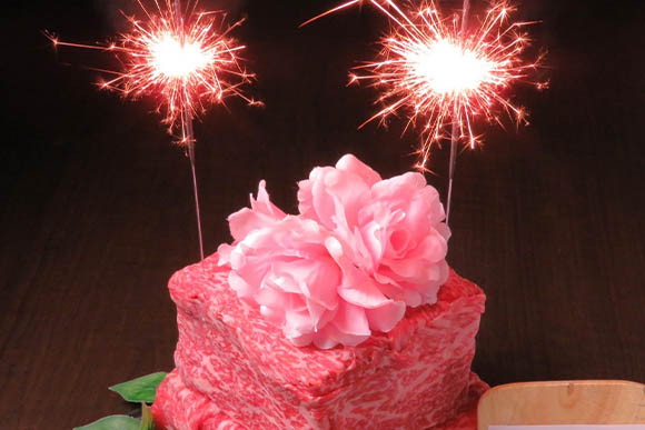 【肉ケーキ】お誕生日などお祝い限定！インスタ映え◎